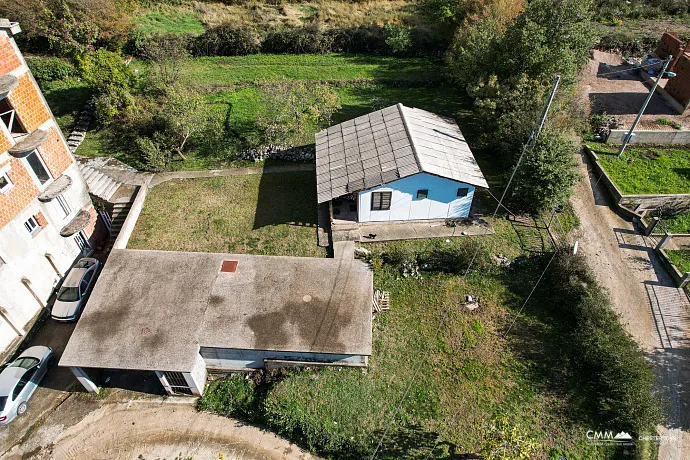 Urbanized Plot with Sea View and Own Water Source – Lapčići, 1,000 m²