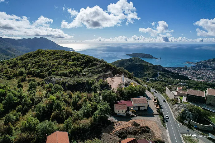 Urbanized Plot with Sea View and Own Water Source – Lapčići, 1,000 m²