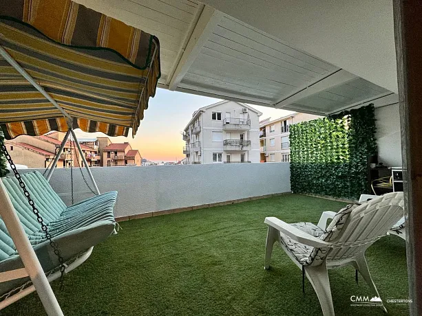 One bedroom apartment with spacious terrace and own parking space in a quiet part of Budva