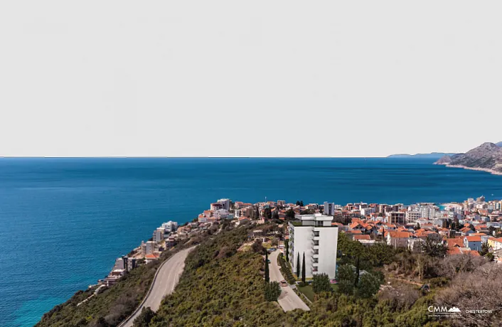 Apartments in a new building in Dobra Voda with sea views