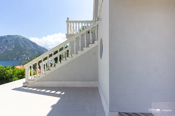 Spectacular Villa with pool overlooking the Bay of Kotor