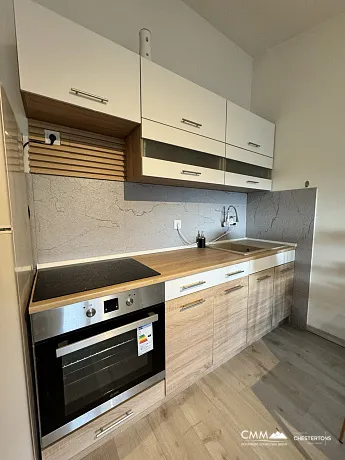 One bedroom apartment with spacious terrace and own parking space in a quiet part of Budva