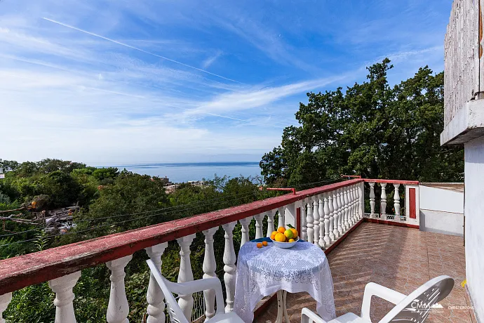 Cozy house with a terrace and sea view in Bar