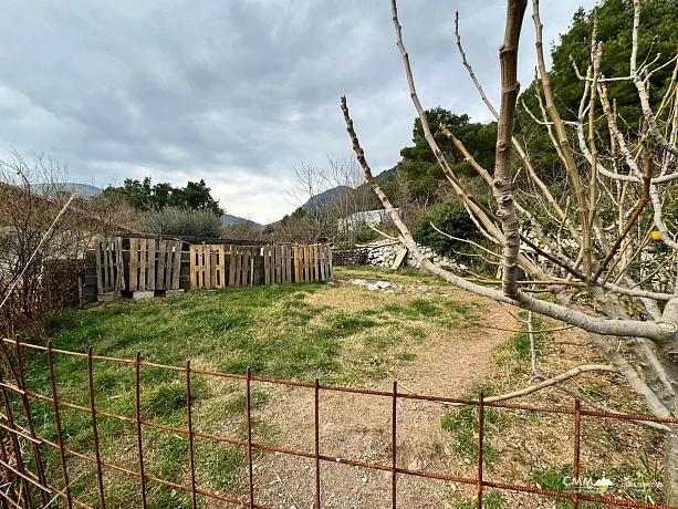 Plot of 389 m2 in one of the districts of Budva - Maine