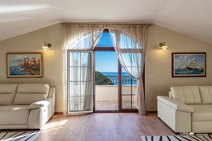 Elegance and serenity in a luxurious villa with natural views.