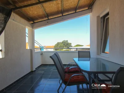 Spacious house with a sea view in Utjeha