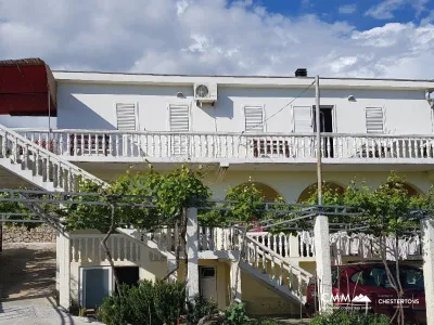 Two-storey house with panoramic sea views
