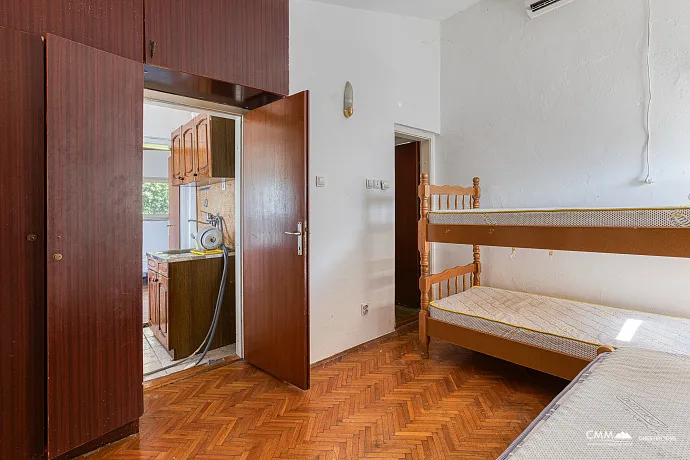 House for sale in Pržno, near Sveti Stefan – prime location.