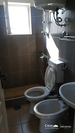 Townhouse with 4 apartments in Sutomore