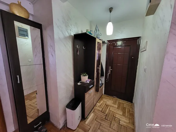 Apartment with a spacious terrace in a quiet location in Budva