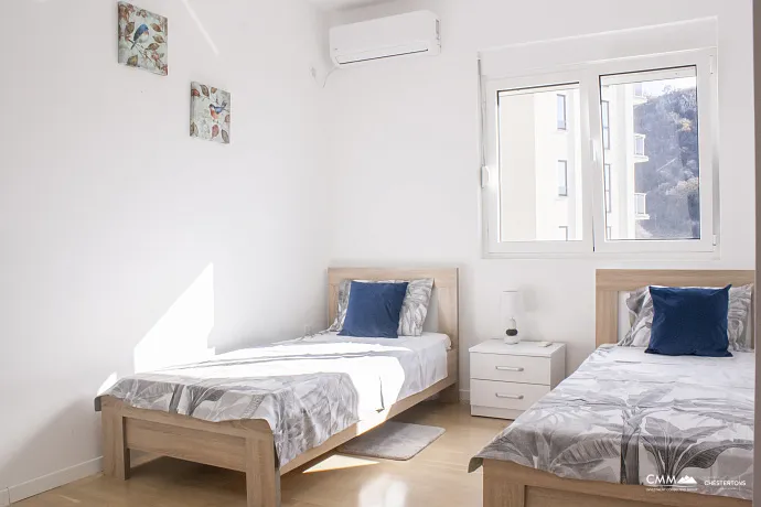 A bright and comfortable 65 m² apartment in Rafailovići