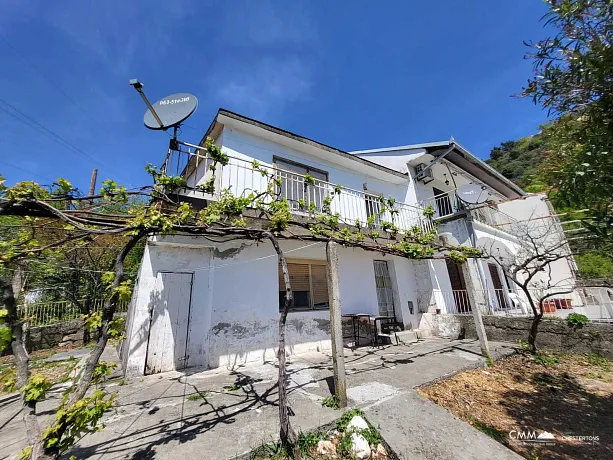 House in Budva with a panoramic view of the sea and the city