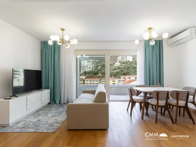 Penthouse in Rafailovici with sea view