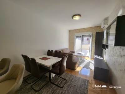 Apartment with spacious terrace in the center of Budva