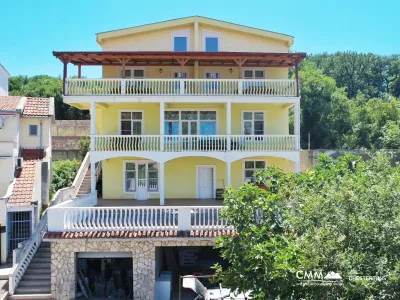 Three storey house in Dobra Voda 308m2