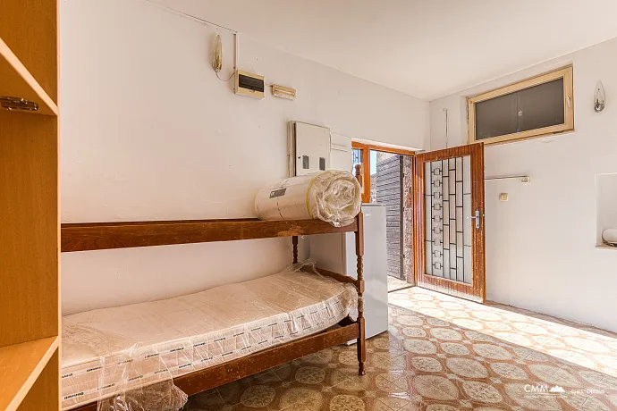 House for sale in Pržno, near Sveti Stefan – prime location.