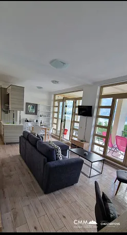 Spacious 2-Bedroom Apartment in Prcanj