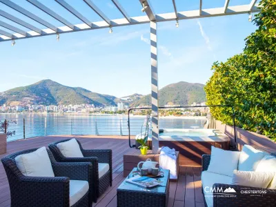 Two-bedroom apartment in a complex by the sea