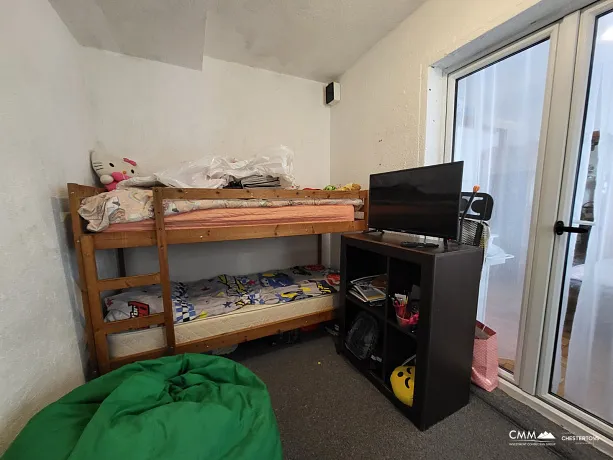 Apartment with a spacious terrace in a quiet location in Budva