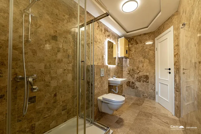 Apartment with 3 bedrooms and a stunning sea view from every window.