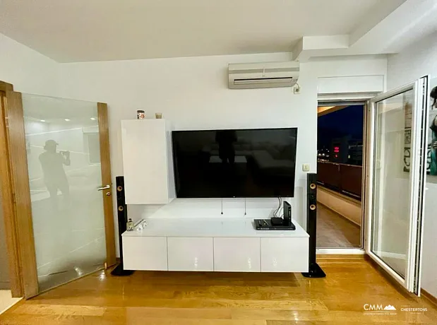 Spacious Two-Bedroom Apartment with Sea View