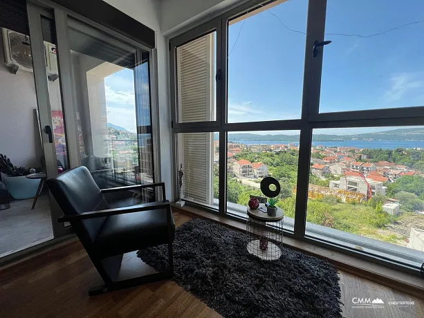 Spacious Apartment with Sea View in Tivat, Mažina Area