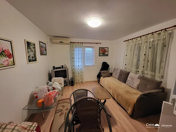 House with apartments in Sutomore