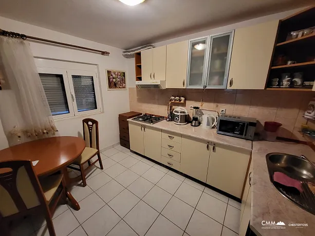 House with apartments in Sutomore