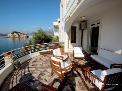 Four-storey villa in Sveti Stefan