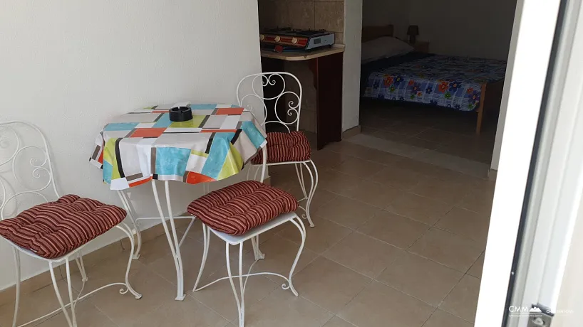 Townhouse with 4 apartments in Sutomore