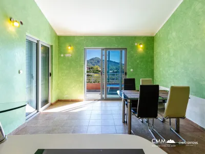 Three-bedroom apartment in Lastva, 128 m²
