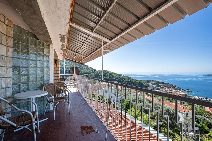 House for sale in Pržno, near Sveti Stefan – prime location.