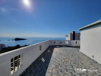 Spacious house in Utjeha with panoramic sea views