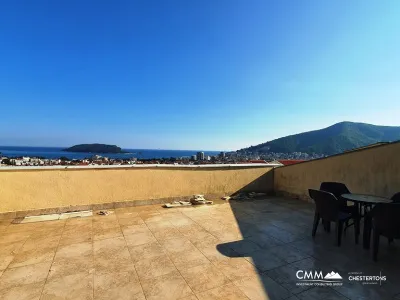 Duplex apartment with a panoramic view of Budva and the sea