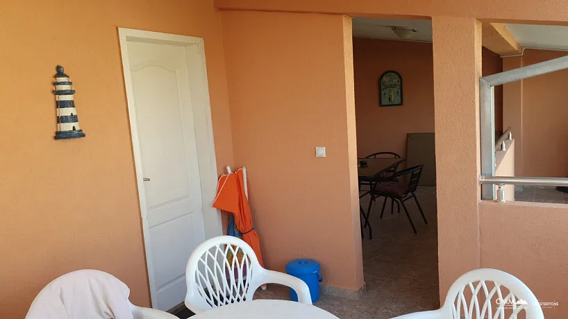 Townhouse with 4 apartments in Sutomore