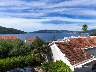 House in Kumbor 200 m to the sea