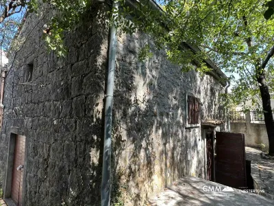 Duplex apartment in a quiet location near the sea