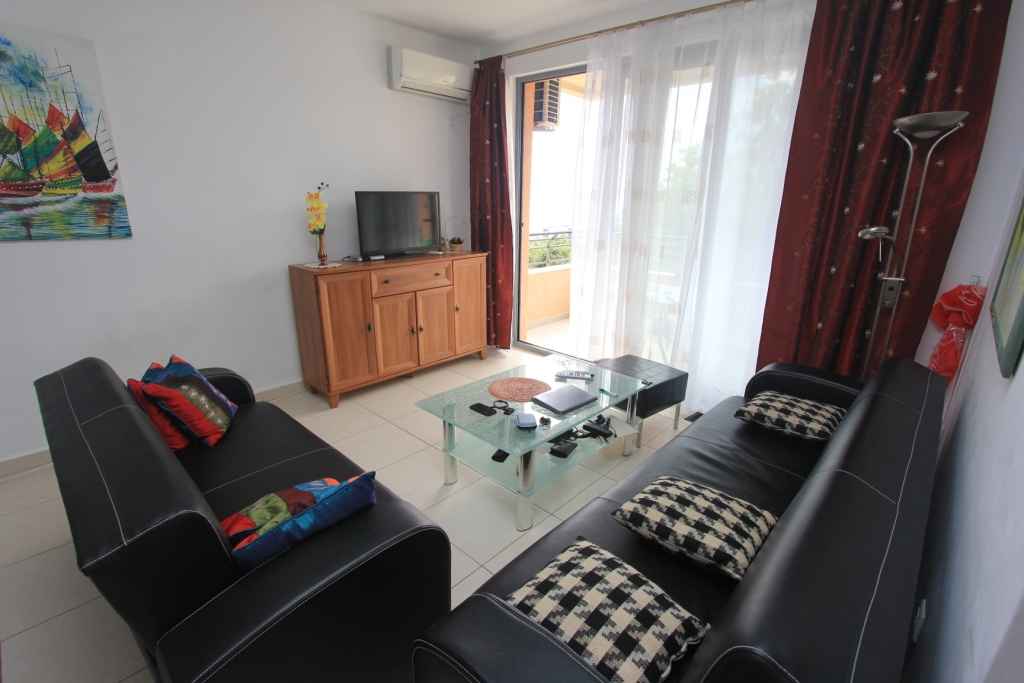Apartment in complex with sea view