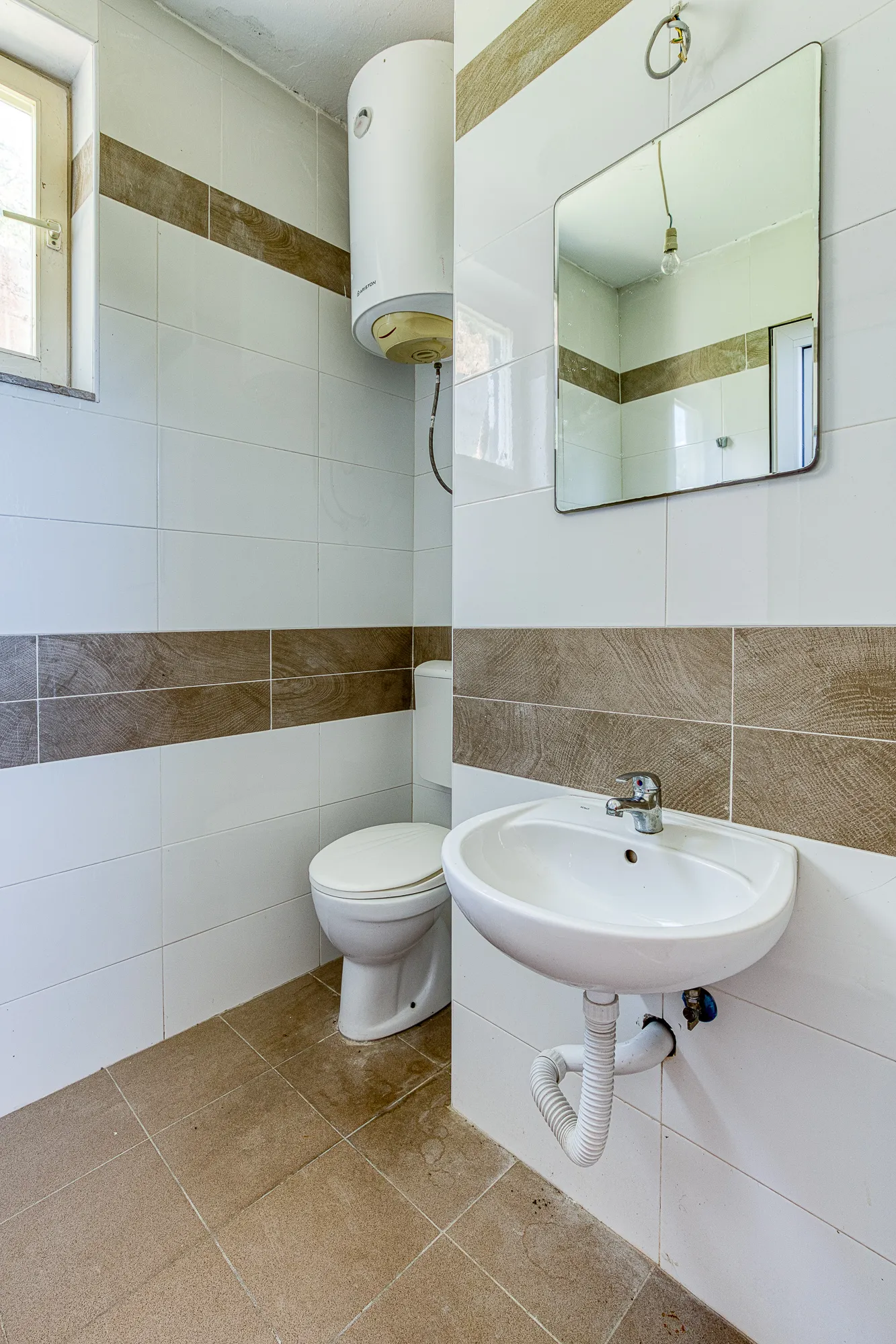 1,2 floors in House for sale in Pržno, near Sveti Stefan – prime location.