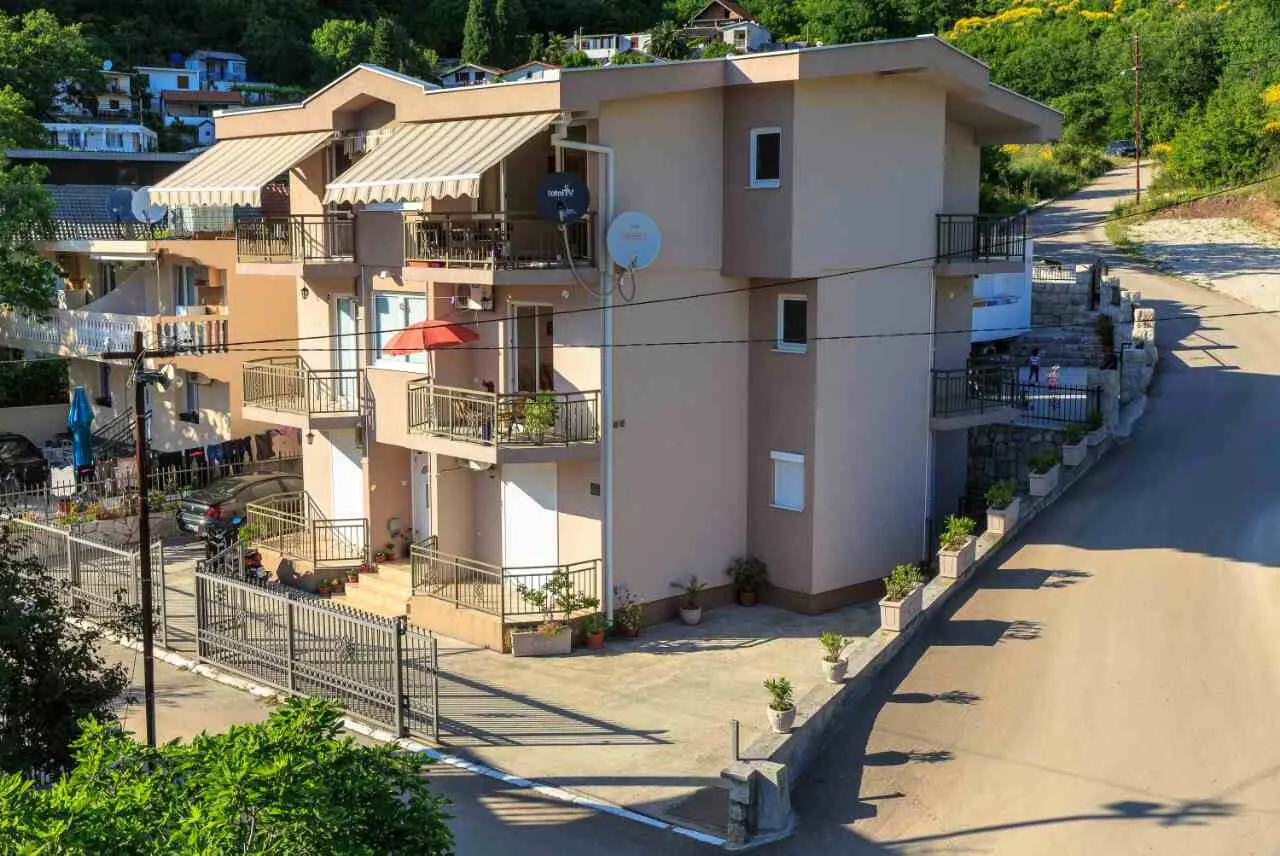 Mini hotel for sale in Canj