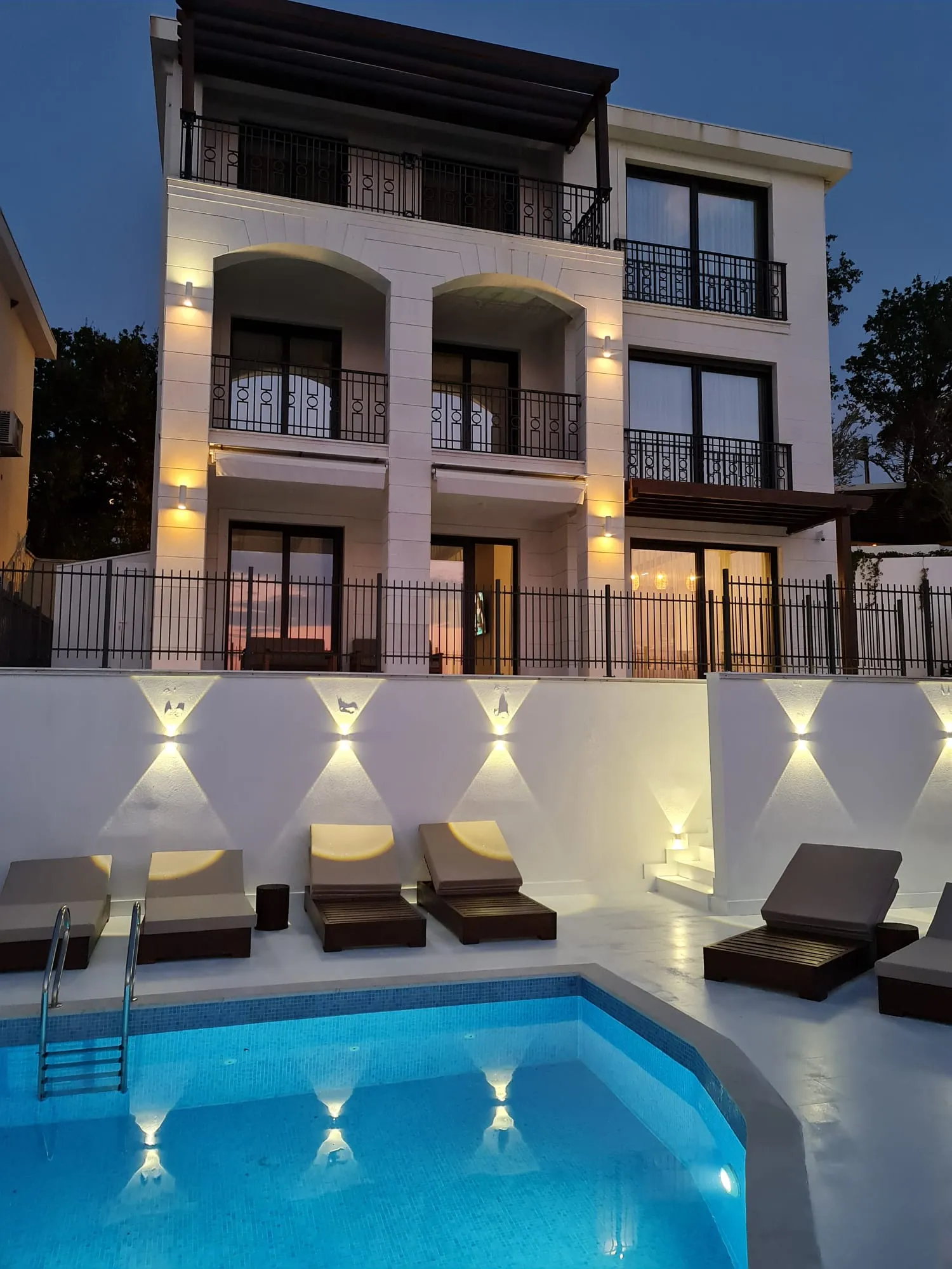 LUXURY VILLA FOR SALE – SKOČIĐEVOJKA