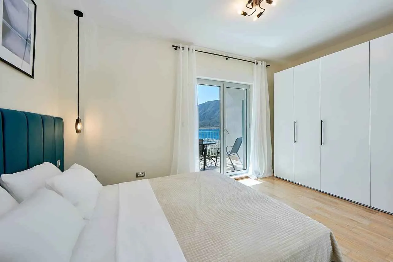 Two-room apartment in Dobrota