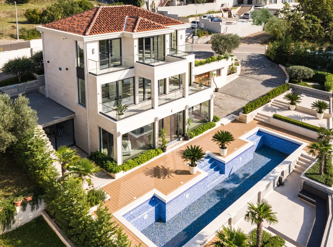 For sale a modern villa with a pool in Blizikuce