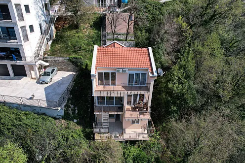 A cosy villa in Lepetani