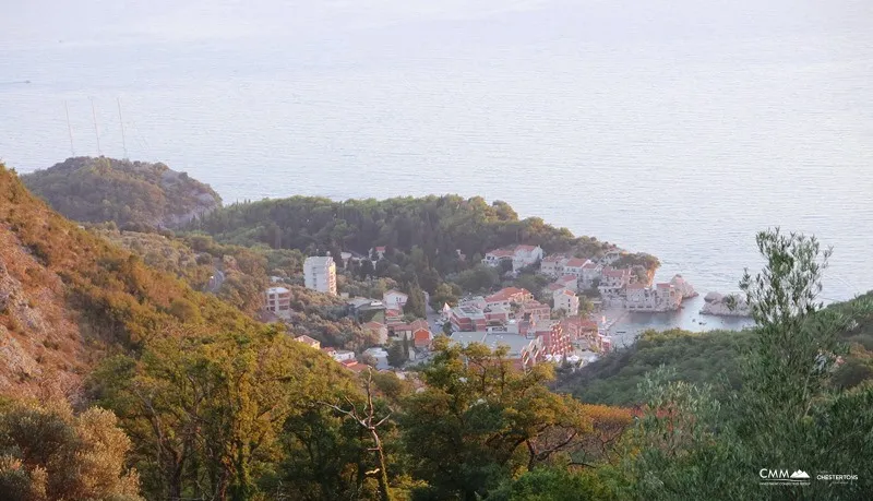 Land in Budva with sea view