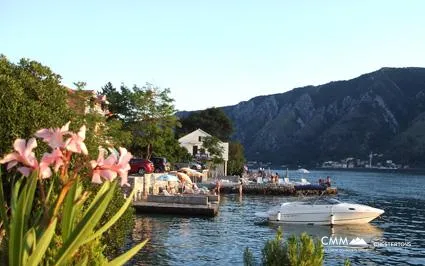 Apartments in six apartment house in Kotor