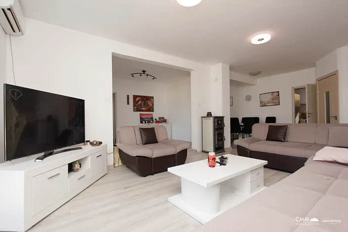 Bright apartment in Budva