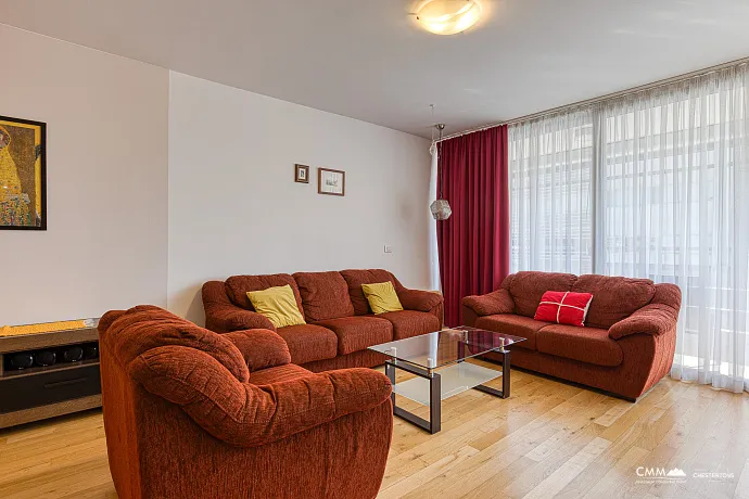 Modern, Comfortable, and Fully Equipped One-Bedroom Apartment Near the Beach