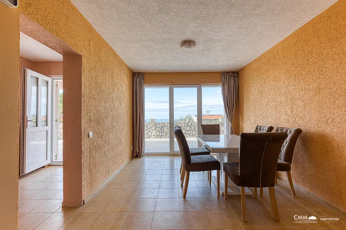 A house in Sutomore with a panoramic sea view 140 m2