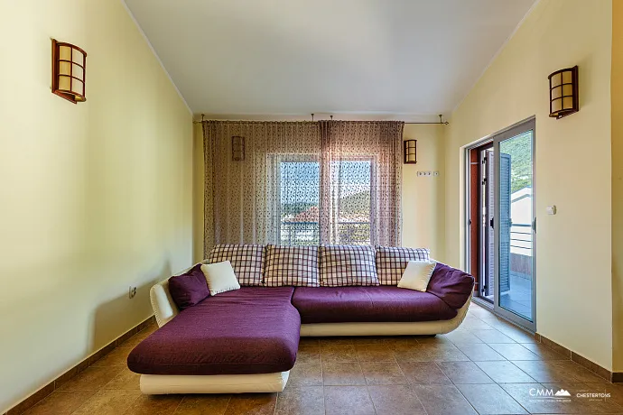 Three-bedroom apartment in Lastva, 128 m²